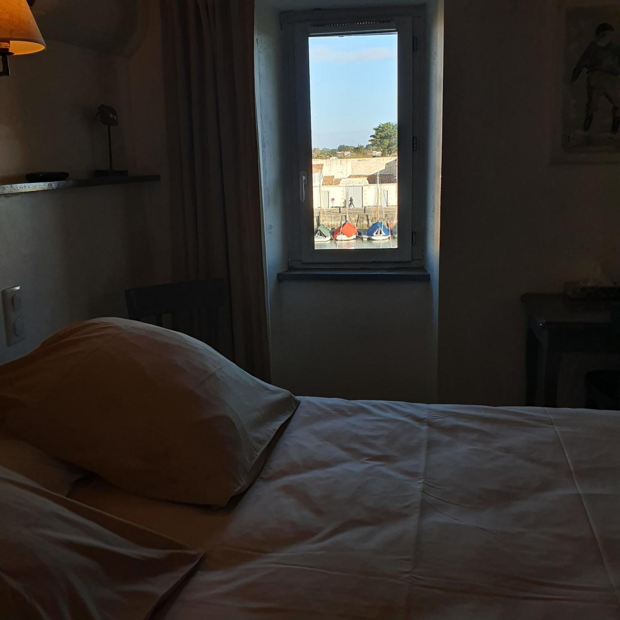 Le Mole Bed & Breakfast La Flotte Phòng bức ảnh